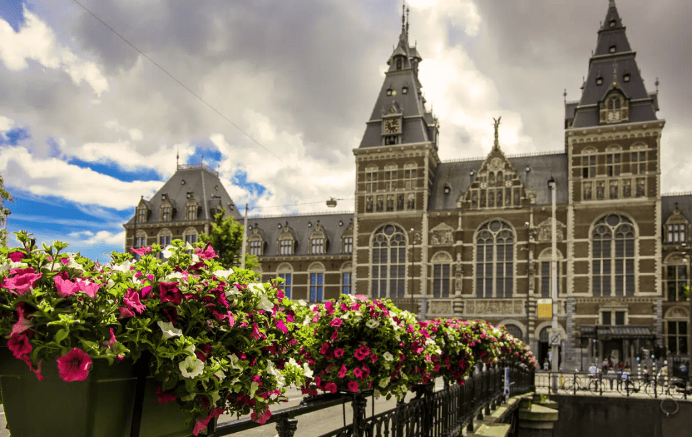 Springtime activities in amsterdam