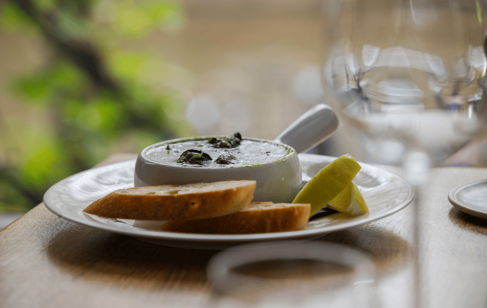 Expérience gastronomique au restaurant de l’Hôtel Ambassade, situé sur le canal Herengracht.