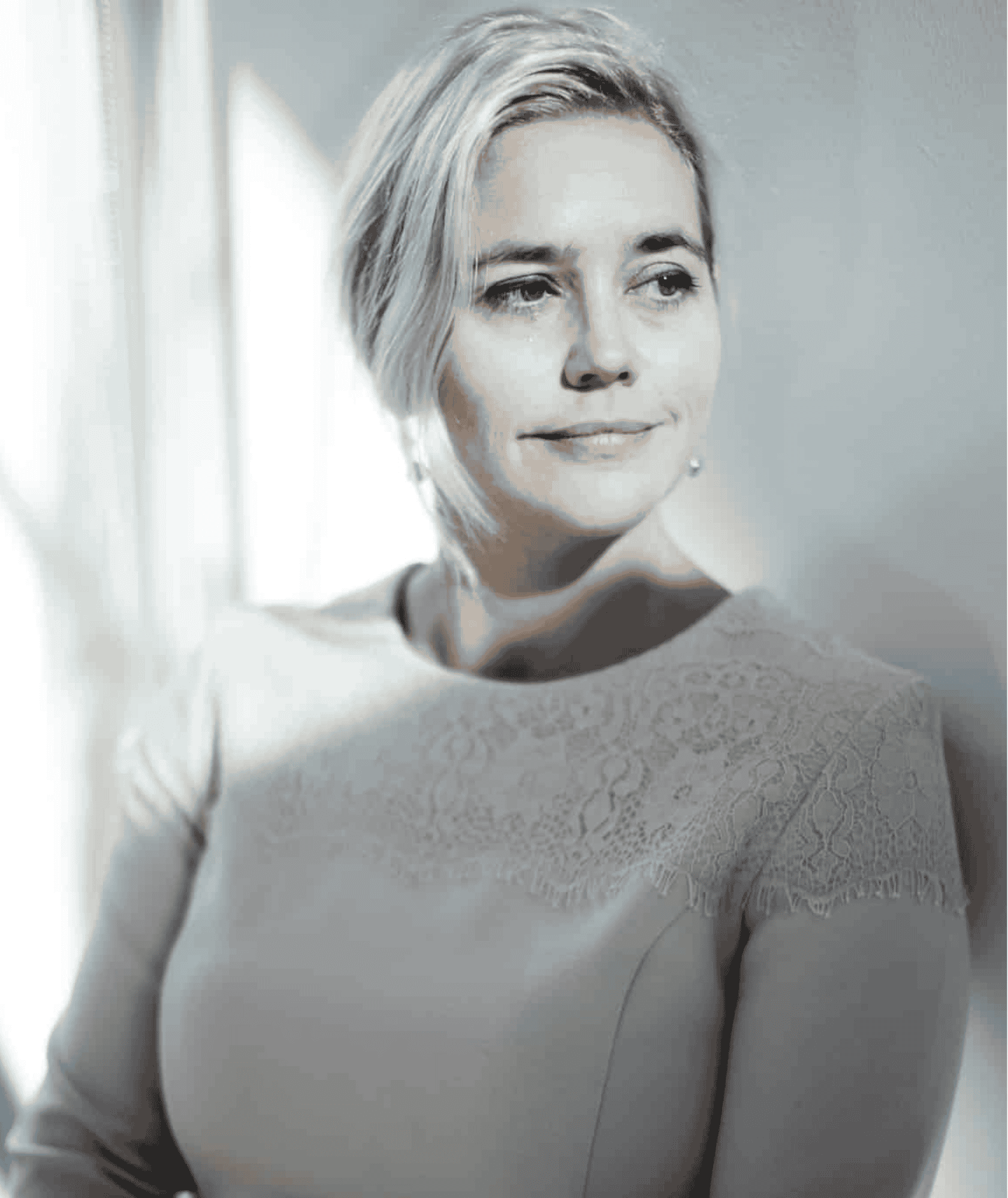 Portret van auteur en filosoof Stine Jensen, onderdeel van de literaire collectie van het Ambassade Hotel.