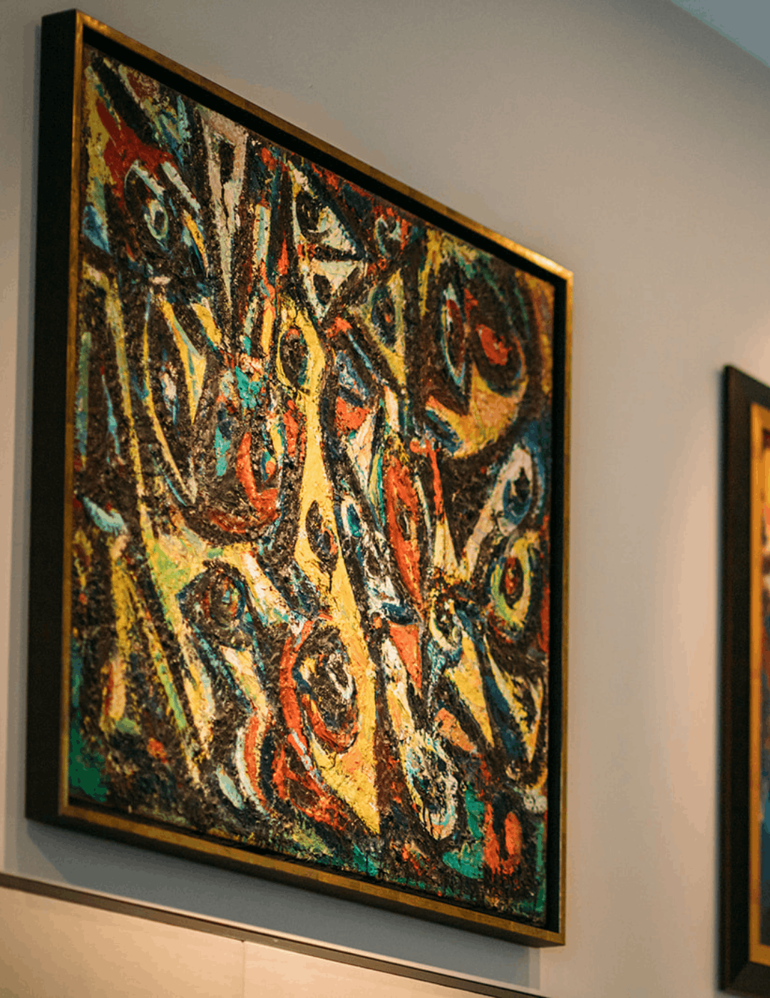 Nahaufnahme eines Cobra-Kunstwerks aus der zeitgenössischen Kunstsammlung des Ambassade Hotels.