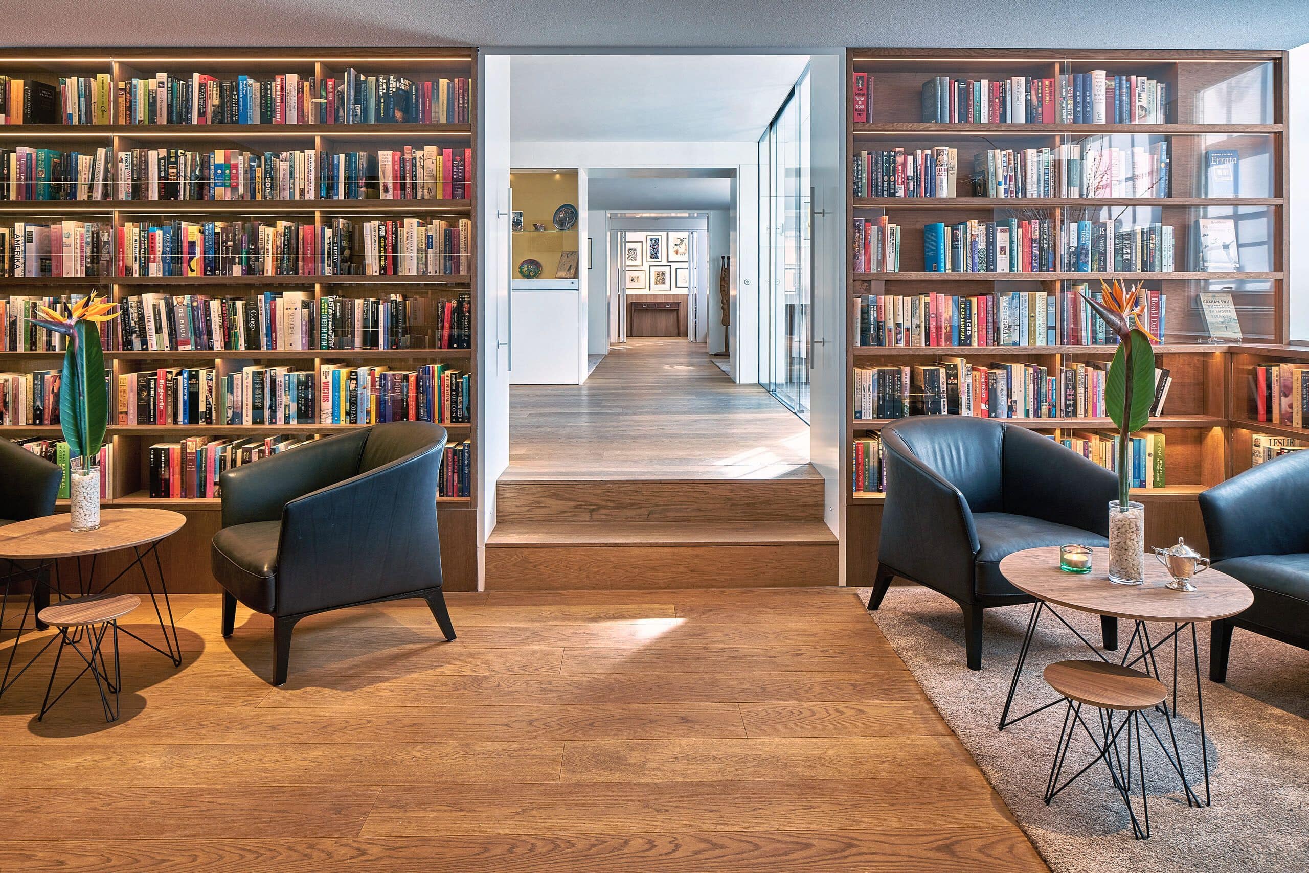 De 10 verbonden grachtenpanden die samen het Ambassade Hotel vormen, een toonbeeld van de historische architectuur van Amsterdam.